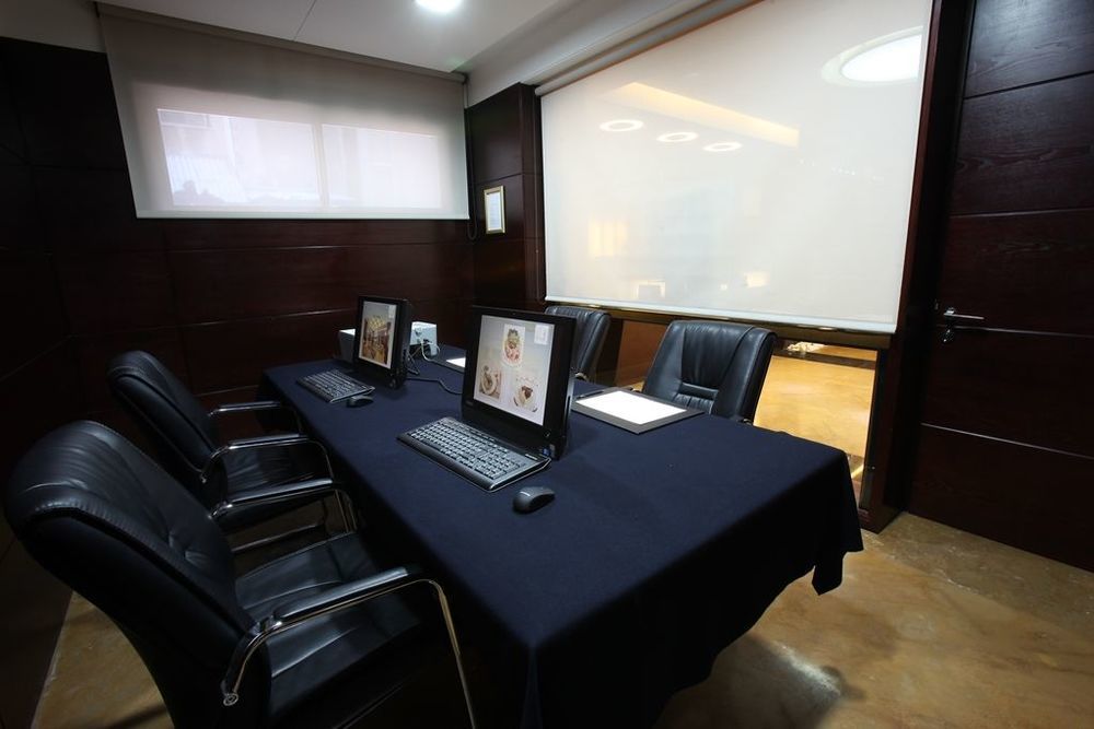 Coral Beirut Al Hamra Hotel Экстерьер фото
