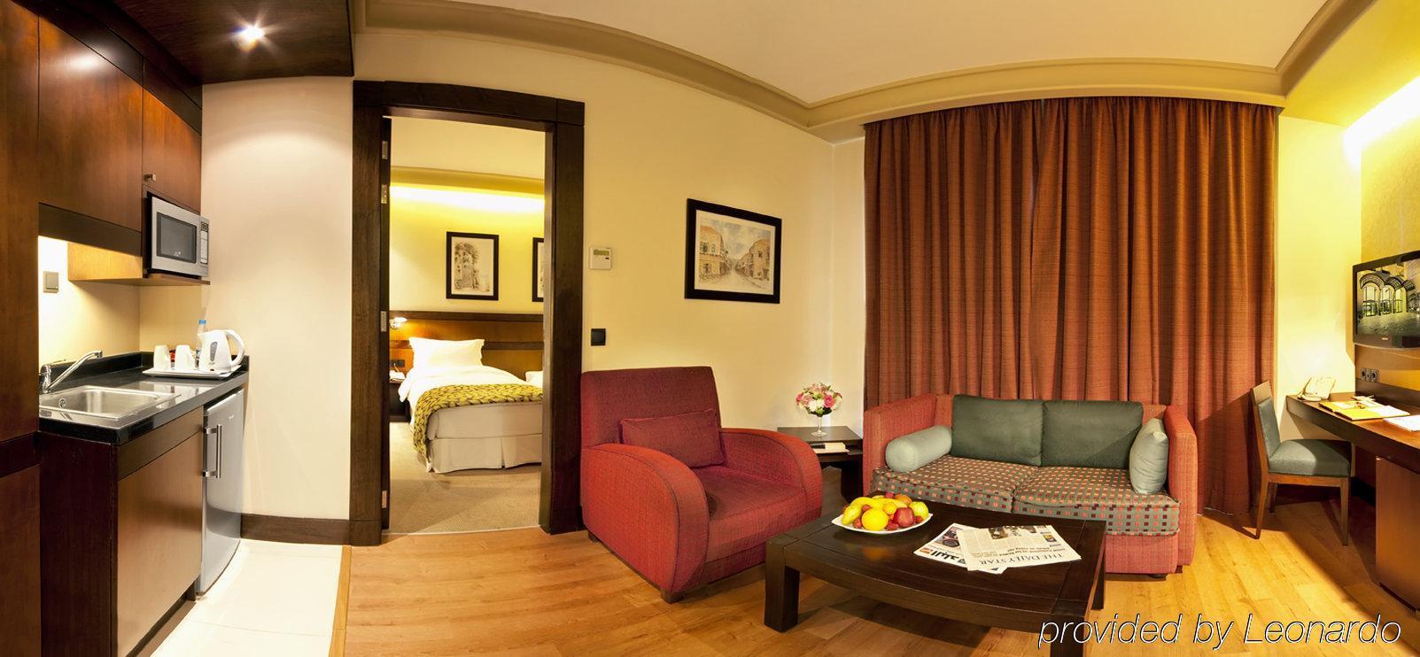 Coral Beirut Al Hamra Hotel Номер фото