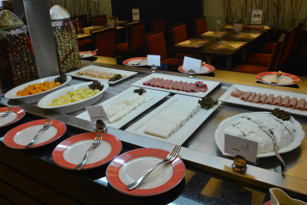 Coral Beirut Al Hamra Hotel Экстерьер фото