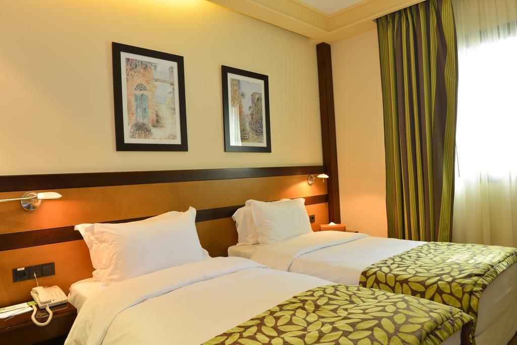 Coral Beirut Al Hamra Hotel Экстерьер фото