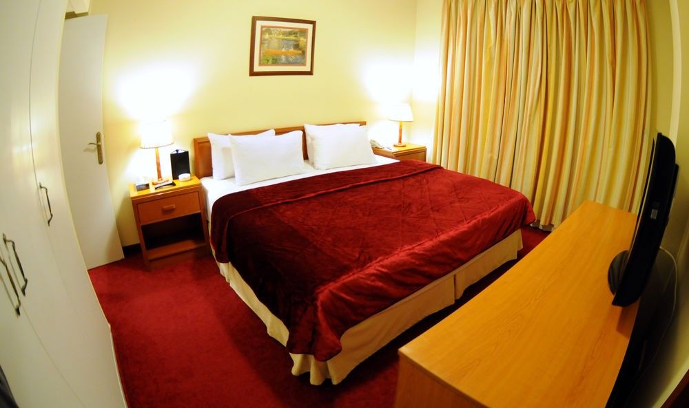 Coral Beirut Al Hamra Hotel Экстерьер фото