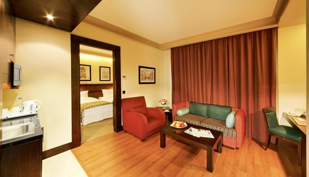 Coral Beirut Al Hamra Hotel Экстерьер фото
