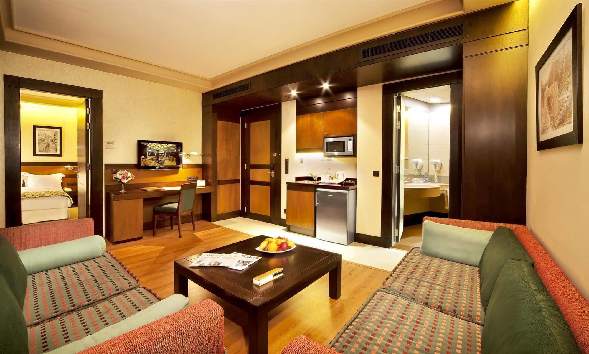 Coral Beirut Al Hamra Hotel Номер фото