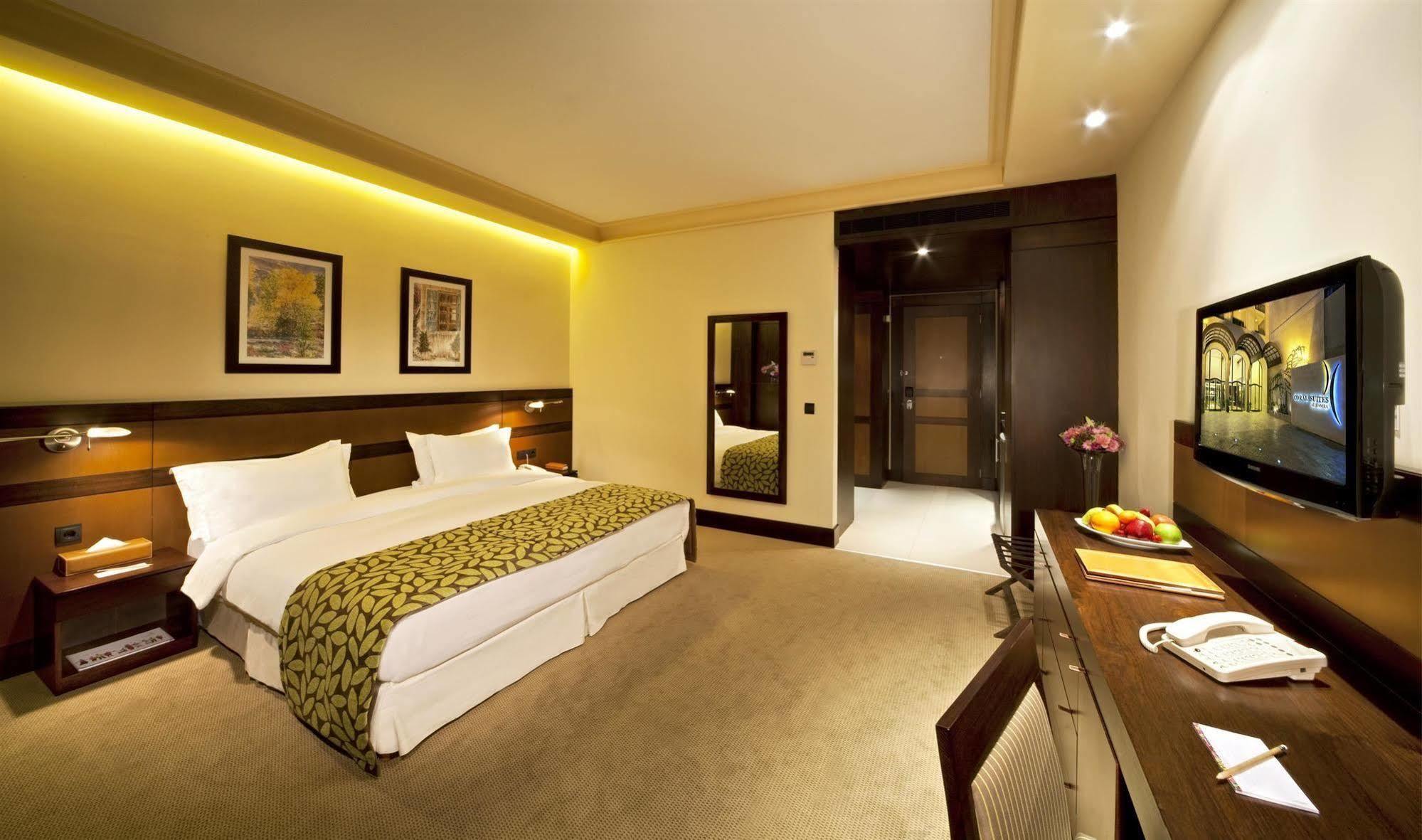 Coral Beirut Al Hamra Hotel Номер фото
